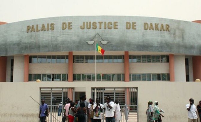 ESCROQUERIE : Mohamed Dème se fait passer pour un employé de "Colis transport" pour se procurer des cartes "Rapido" afin de les louer à des transporteurs.