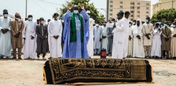 La dépouille de l'ex-président tchadien Hissène Habré mise en terre à Dakar
