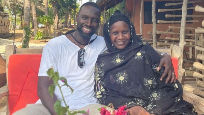 En vacances à Dakar: Les clichés d’Omar Sy et de sa mère