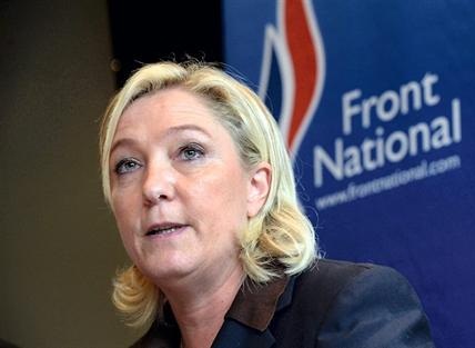 Otages d'Arlit : Marine Le Pen bat sa coulpe