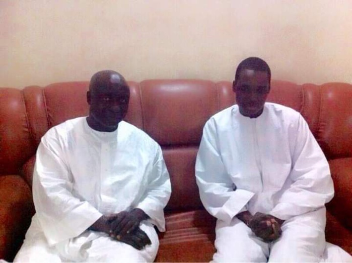 Rewmi de Touba / Serigne Abdou Ahad Djily Mbacké tourne le dos à Idrissa Seck