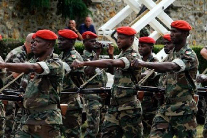 Bérets rouges tués au Mali: un charnier découvert près de Kati