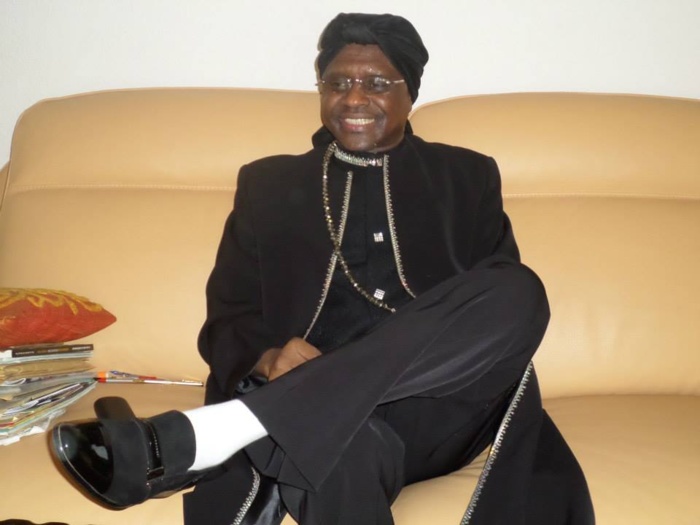 En réaction aux attaques d'un fils de Serigne Mourtada contre sa personne Serigne Modou Kara demande à ses talibés de se calmer