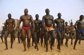 Les rangs s’éclaircissent dans la lutte avec frappe