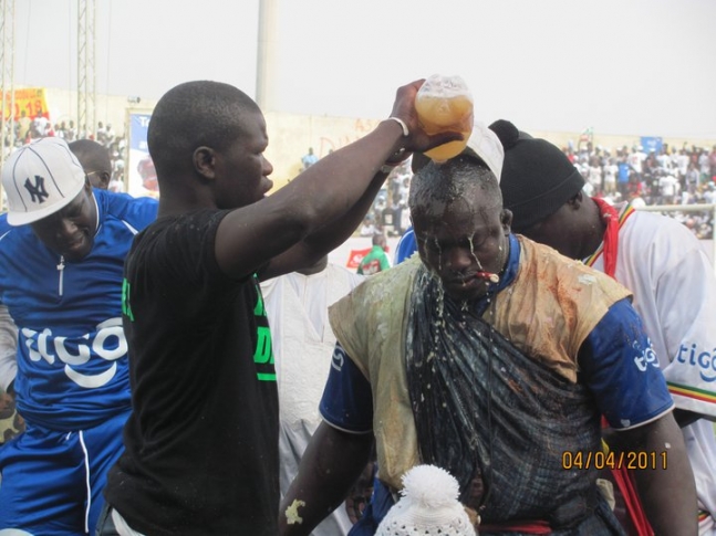 Scènes de joie ayant suivi la victoire de Xaragne sur Eumeu,un supporter de Modou Lo décède à Touba