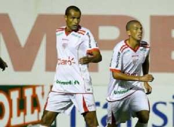 Rivaldo 41 ans, joue avec son fils en match officiel