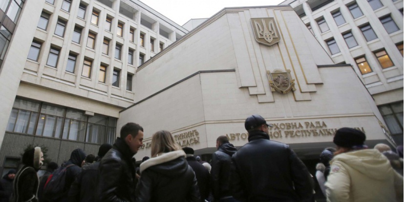 UKRAINE: Des hommes armés occupent le parlement de Crimée