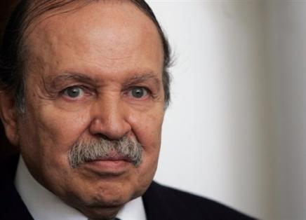 Algérie : Bouteflika dépose son dossier au Conseil constitutionnel