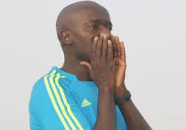 La mauvaise qualité des aires de jeu explique l’inconstance des équipes (technicien)