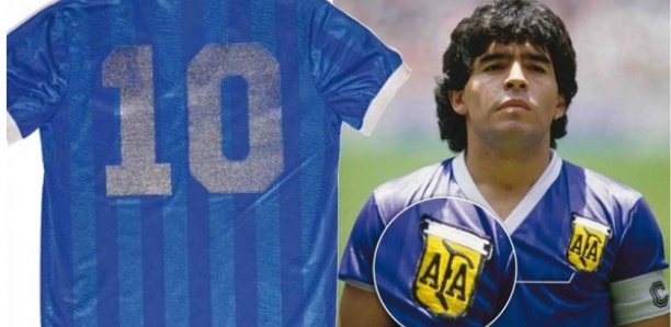 Argentine : Un ancien maillot de Maradona vendu à 5,5 milliards F Cfa !