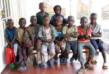 L'association "Cantine du Cœur" vole au secours des enfants de la rue.