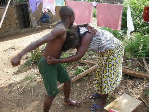 Louga : le polygame tabasse sa "awo" pour faire plaisir à sa "niarel"
