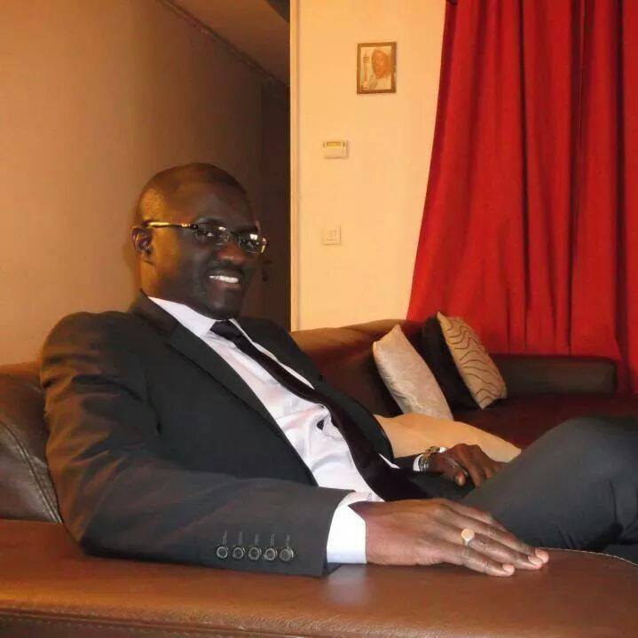 Laissez le Président Macky SALL travailler.