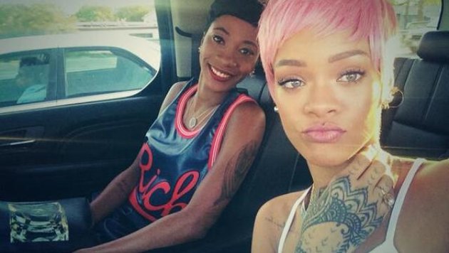  Regardez la nouvelle coupe de cheveux de Rihanna!