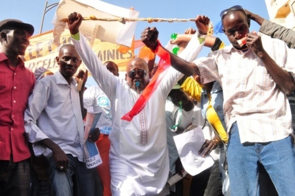 Demba Dia, ou le chasseur de billets d'avions!