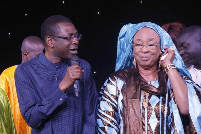 Youssou et sa mère à l'émission "Yewu lènn" de Pape Cheikh
