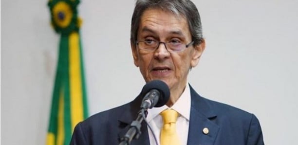 Brésil : Un ex député lance des grenades sur des…policiers venus l’arrêter