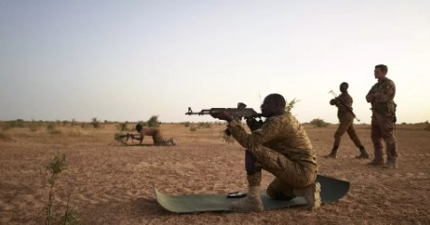 Burkina: dix soldats tués, une cinquantaine blessés lors d’une attaque d’une base militaire