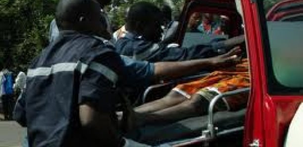 Un véhicule, revenant d'un enterrement, se renverse : Un mort et plusieurs blessés graves