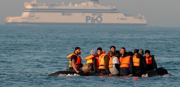 Les côtes anglaises envahies : 1 200 migrants tentent de traverser la Manche