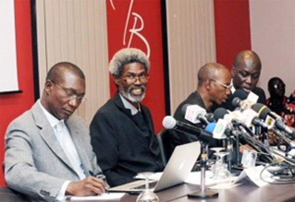 Affaire Karim Wade : la défense demande à la CREI de surseoir au procès