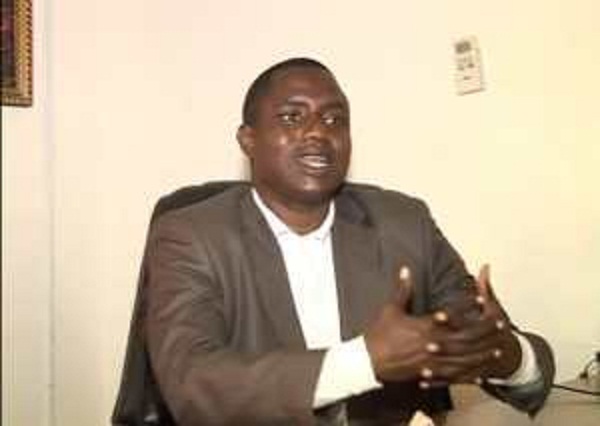 Yoro Dia politologue : « Macky doit reprendre le pouvoir… »