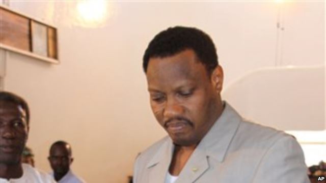 Trafic de bébés: le président du Parlement du Niger  se réfugie au Burkina Faso