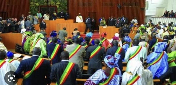 Assemblée nationale : L'opposition a déposé une motion de censure