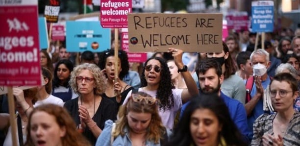 Royaume-Uni: la justice valide le projet d'expulser des migrants au Rwanda