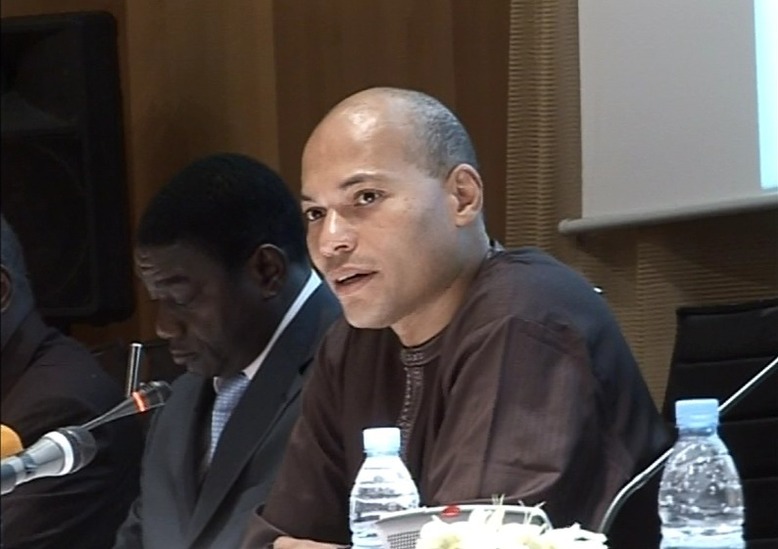  Karim Wade loue le travail du Directeur de l’administration pénitentiaire