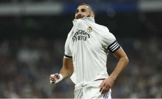 Real Madrid : Karim Benzema sort sur blessure