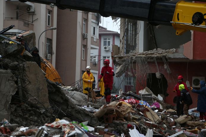 Une nouvelle secousse de magnitude 7,5 frappe la ville turque d’Ekinozu