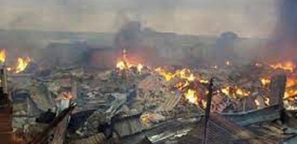 Niger: trois collégiens meurent dans l'incendie de leur école en paille et bois