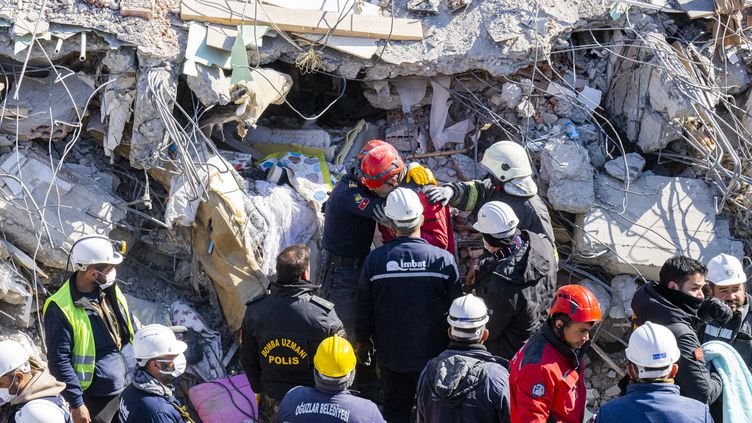 Séisme en Turquie : 3 nouveaux rescapés sortis des ruines à antioche, dans le sud du pays