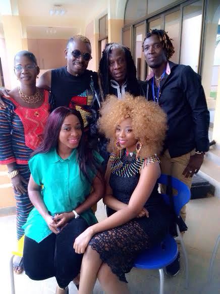 Adiouza lors de son Interview sur TV5 Monde au Burkina Faso