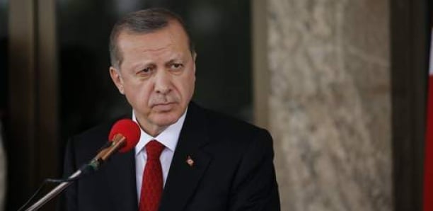 Séisme en Turquie: Erdogan demande "pardon"