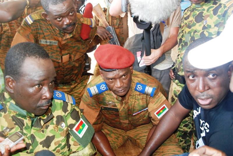 L'Armée annonce la démission officielle de Blaise Compaoré