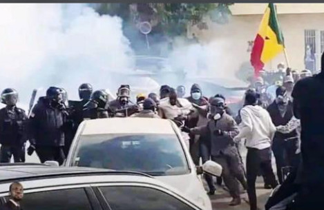 La substance inhalée par Sonko, la présence de cyanure dans le gaz lacrymogène: le Docteur Signaté parle