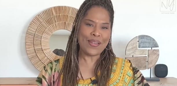 Macky Sall : «Macron lui a enjoint de rester au pouvoir pour sauver la Françafrique», selon Nathalie Yamb