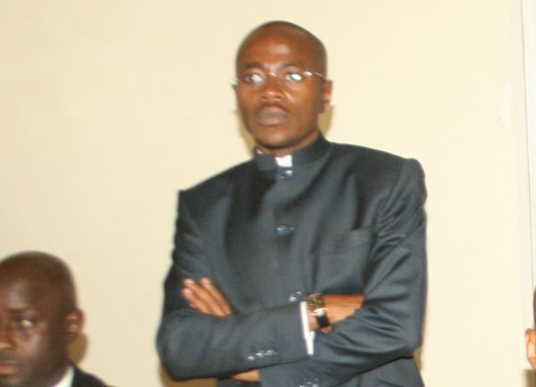 Abdou Mbow hué par les partisans de Karim Wade