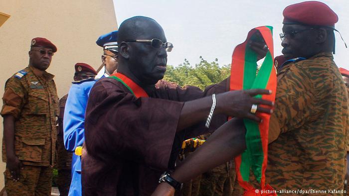 Burkina Faso : le président de la transition nomme le lieutenant-colonel Isaac Zida Premier ministre (décret)