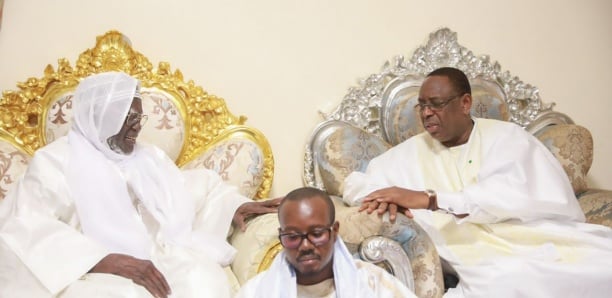 Touba: Macky Sall reçu à huis-clos par Serigne Mountakha, après avoir présenté ses condoléances