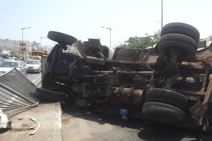 Dernière minute : Un accident d’une rare violence près de la Foire de Dakar, des morts annoncés