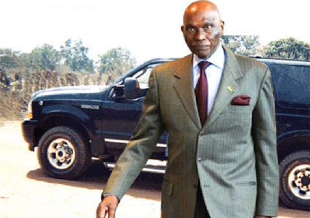 Karim Wade maintenu en prison,  Me Wade arrive le 2 janvier à Dakar !