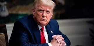 Dans un enregistrement, Trump se vante d'avoir conservé des documents confidentiels après son départ de la Maison Blanche