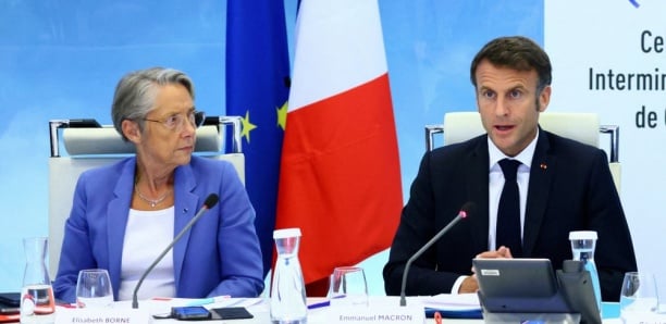 France: "des moyens supplémentaires" vont être déployés face aux émeutes (Macron)