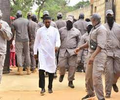 Prison de Mbour : bataille sanglante entre gardes du corps de Sonko et des Gangsters