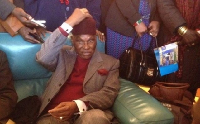 L’âge de Me  Wade fait toujours débat