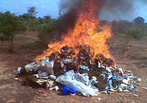 Louga : incinération de drogue et médicaments contrefaits