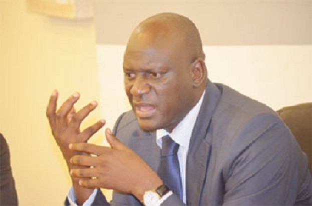 Benoit SAMBOU met la pression sur Abdoulaye BALDE